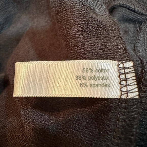 FASHION BUG, WOMENS, BLACK CAPRIS. COMFORTABLE STRETCH FABRIC. SIZE 1X - Picture 8 of 8